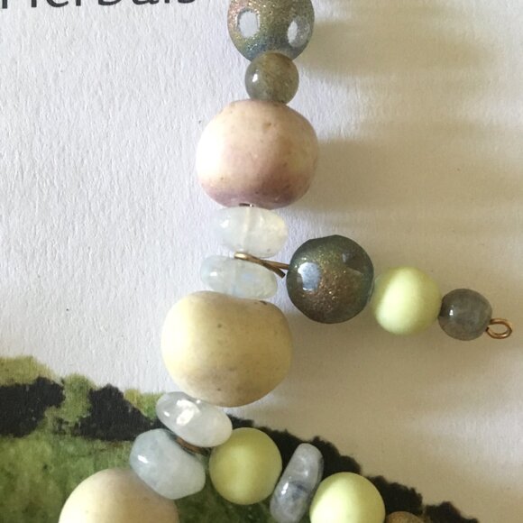 Handmade necklace with lemon chrysoprase, labradorite, moonstone, and goldfill - Picture 3 of 8